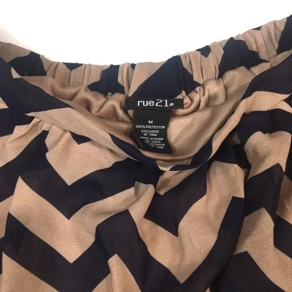 BT8 Rue21 Hi Low chevron Print Skirt M - Picture 3 of 5